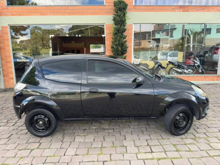 FORD - KA - 2011/2012 - Preta - R$ 27.000,00