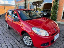 RENAULT - SANDERO - 2011/2012 - Vermelha - R$ 27.000,00