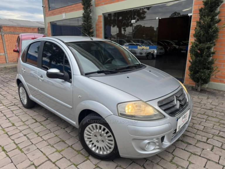 CITROËN - C3 - 2010/2011 - Prata - R$ 23.500,00