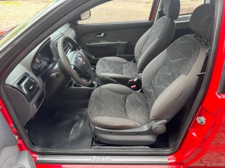 FIAT - STRADA - 2014/2014 - Vermelha - R$ 60.000,00