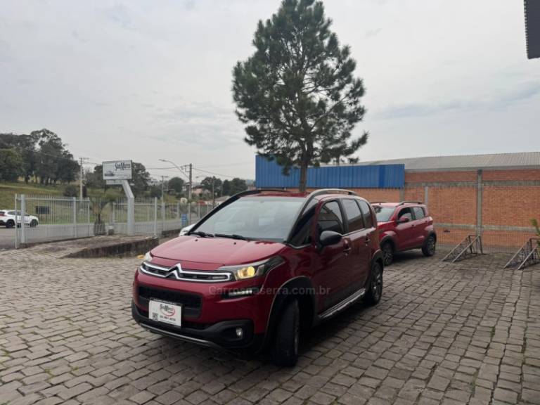 CITROËN - AIRCROSS - 2016/2017 - Vermelha - R$ 55.000,00