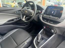 CHEVROLET - ONIX - 2024/2025 - Branca - R$ 103.000,00
