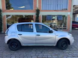 RENAULT - SANDERO - 2013/2014 - Prata - R$ 32.000,00