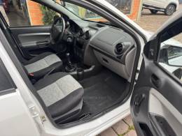FORD - FIESTA - 2008/2009 - Branca - R$ 23.000,00