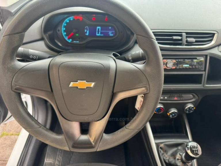 CHEVROLET - ONIX - 2013/2013 - Branca - R$ 40.000,00