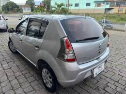 RENAULT - SANDERO - 2013/2014 - Prata - R$ 34.000,00