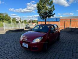 RENAULT - SANDERO - 2011/2012 - Vermelha - R$ 27.000,00