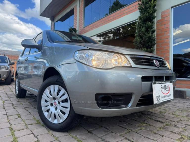 FIAT - PALIO - 2015/2015 - Cinza - R$ 35.000,00