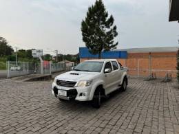 TOYOTA - HILUX - 2013/2013 - Branca - R$ 132.000,00