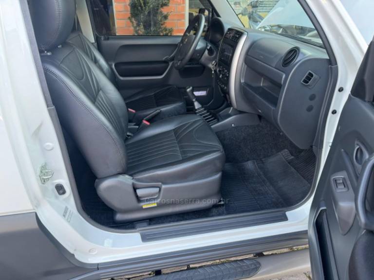 SUZUKI - JIMNY - 2021/2022 - Branca - R$ 103.000,00