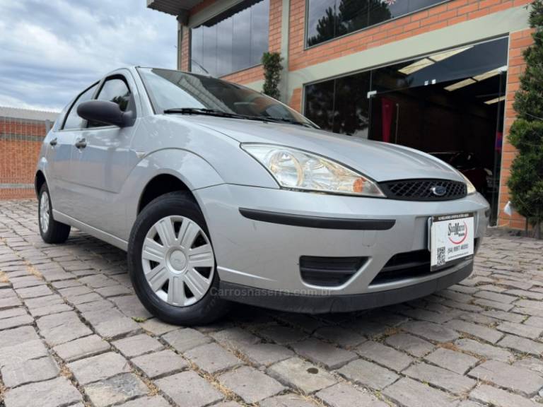 FORD - FOCUS - 2008/2008 - Prata - R$ 26.000,00