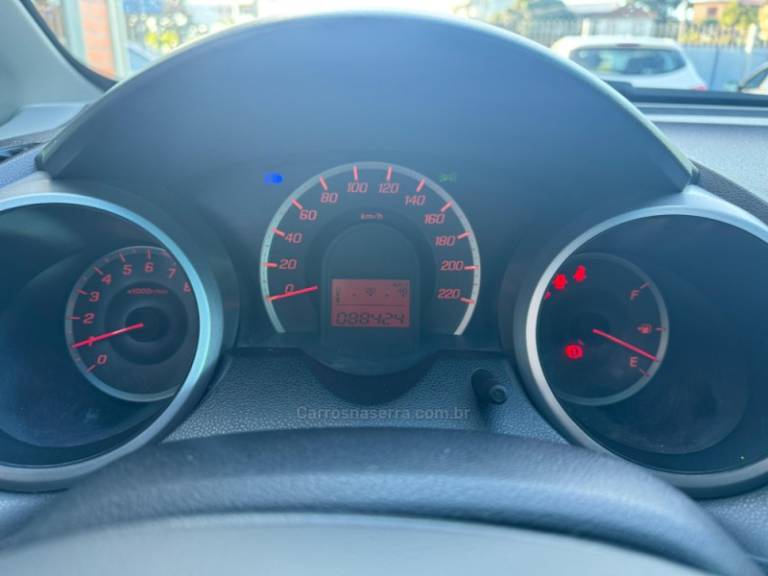 HONDA - FIT - 2012/2013 - Cinza - R$ 56.000,00