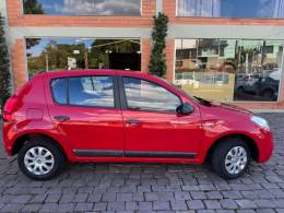 RENAULT - SANDERO - 2011/2012 - Vermelha - R$ 27.000,00