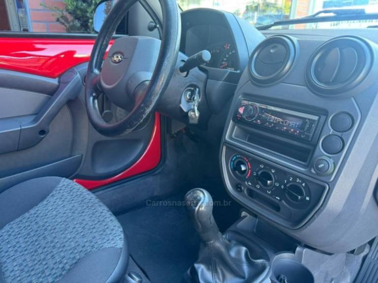 FORD - KA - 2012/2013 - Vermelha - R$ 28.000,00