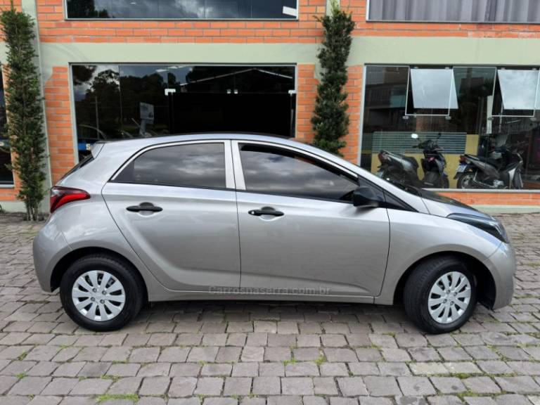 HYUNDAI - HB20 - 2018/2019 - Prata - R$ 54.000,00