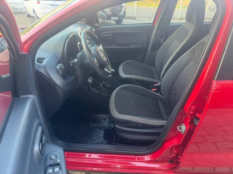 FIAT - MOBI - 2016/2017 - Vermelha - R$ 45.000,00