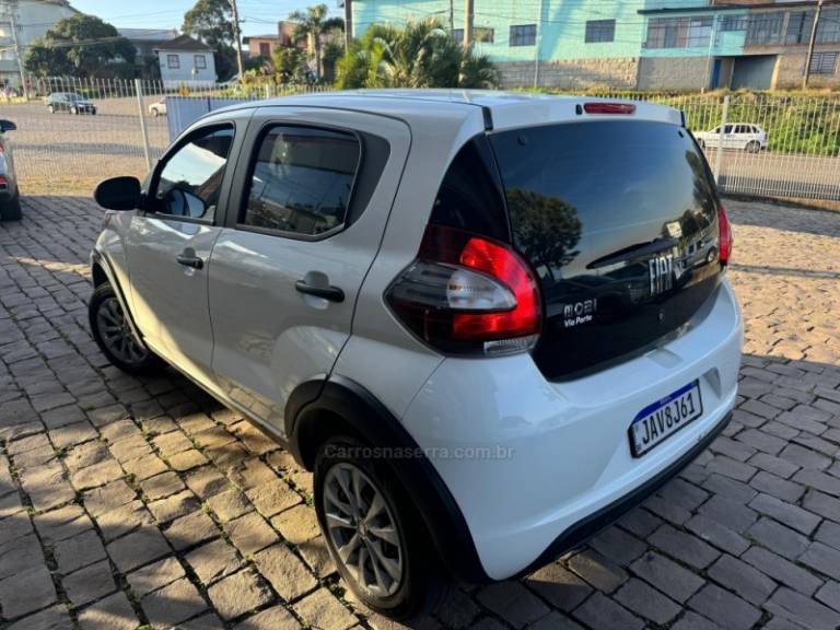 FIAT - MOBI - 2021/2022 - Branca - R$ 55.000,00