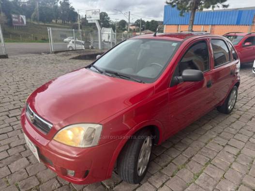 CHEVROLET - CORSA - 2010/2011 - Vermelha - R$ 28.000,00