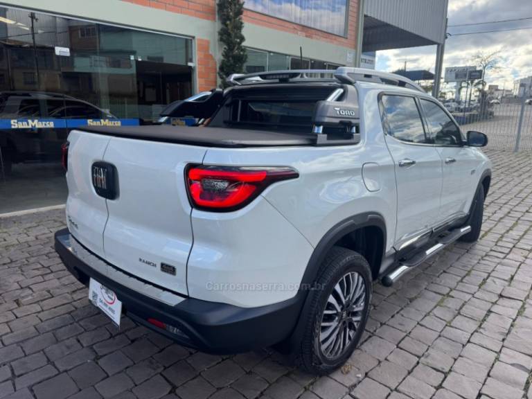 FIAT - TORO - 2024/2024 - Branca - R$ 175.000,00