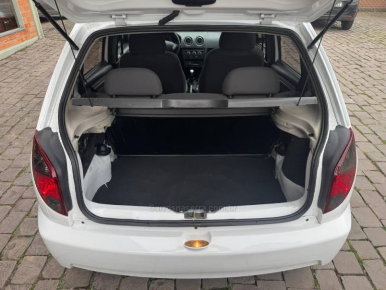 CHEVROLET - CELTA - 2014/2015 - Branca - R$ 35.000,00