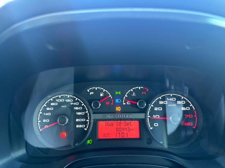FIAT - STRADA - 2017/2018 - Vermelha - R$ 76.000,00