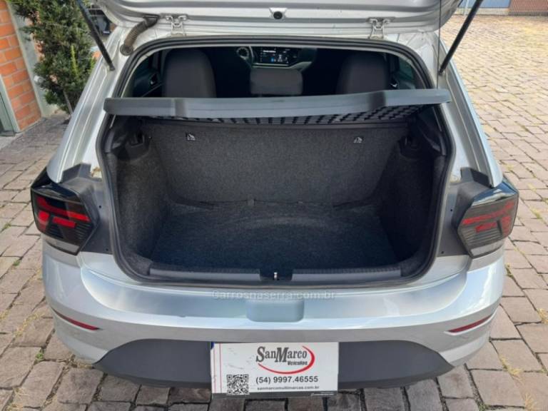 VOLKSWAGEN - POLO - 2024/2025 - Prata - R$ 79.000,00