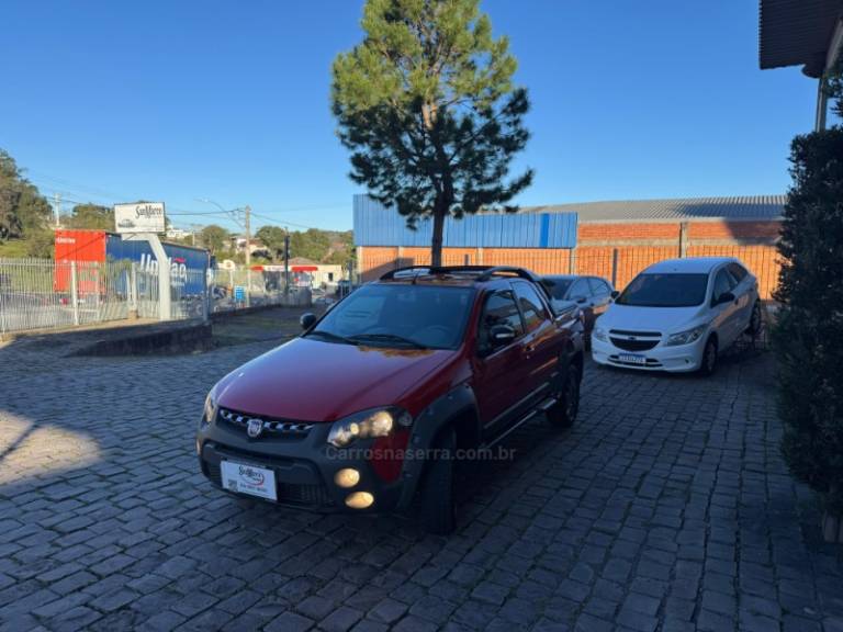 FIAT - STRADA - 2017/2018 - Vermelha - R$ 76.000,00