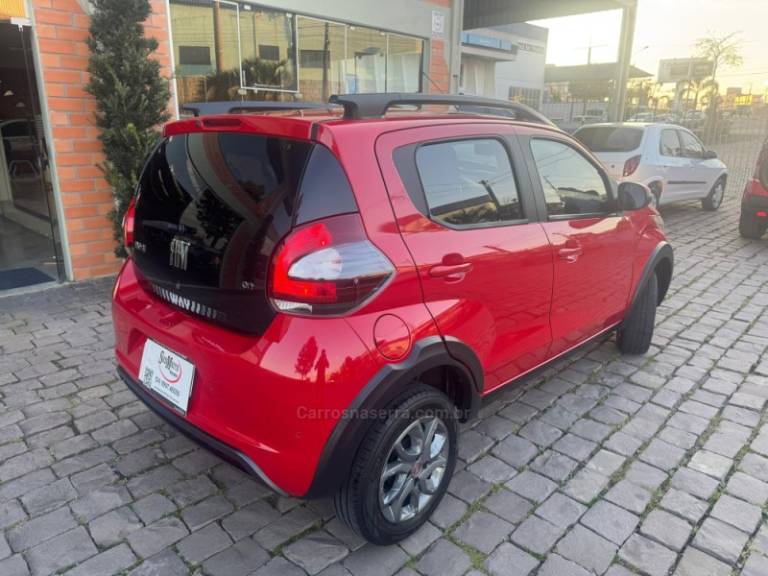 FIAT - MOBI - 2016/2017 - Vermelha - R$ 45.000,00